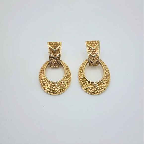 Vintage Gold Trifari dangle hoop earrings - Picture 1 of 6